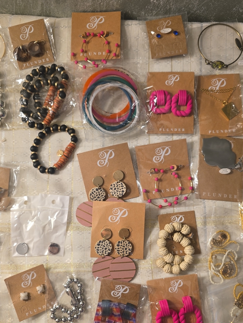 54 Plunder Assorted Bracelets, Earrings & Necklaces All NEW - Picture 8 of 12